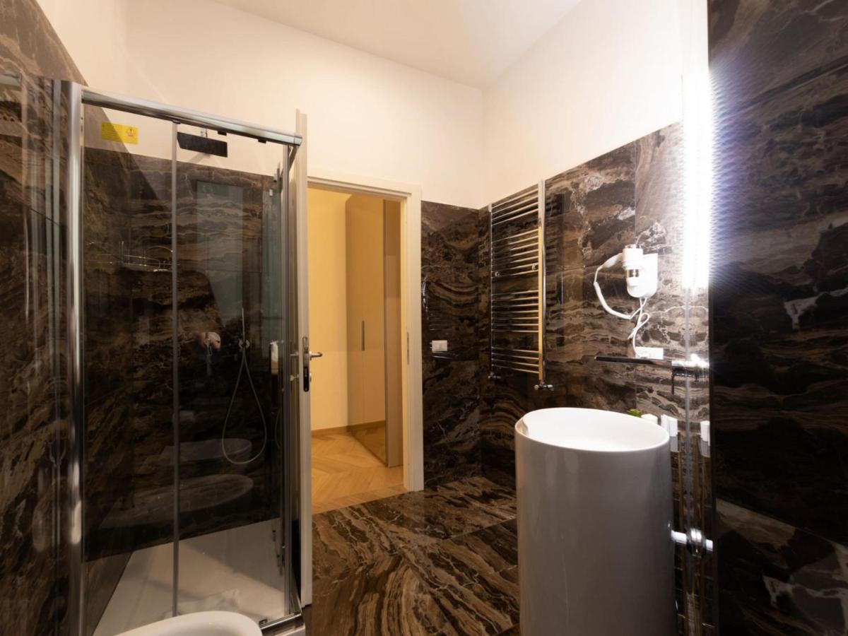 The Best Rent - Elegant Five-Bedrooms Apartment Near Colosseo Rom Exterior foto