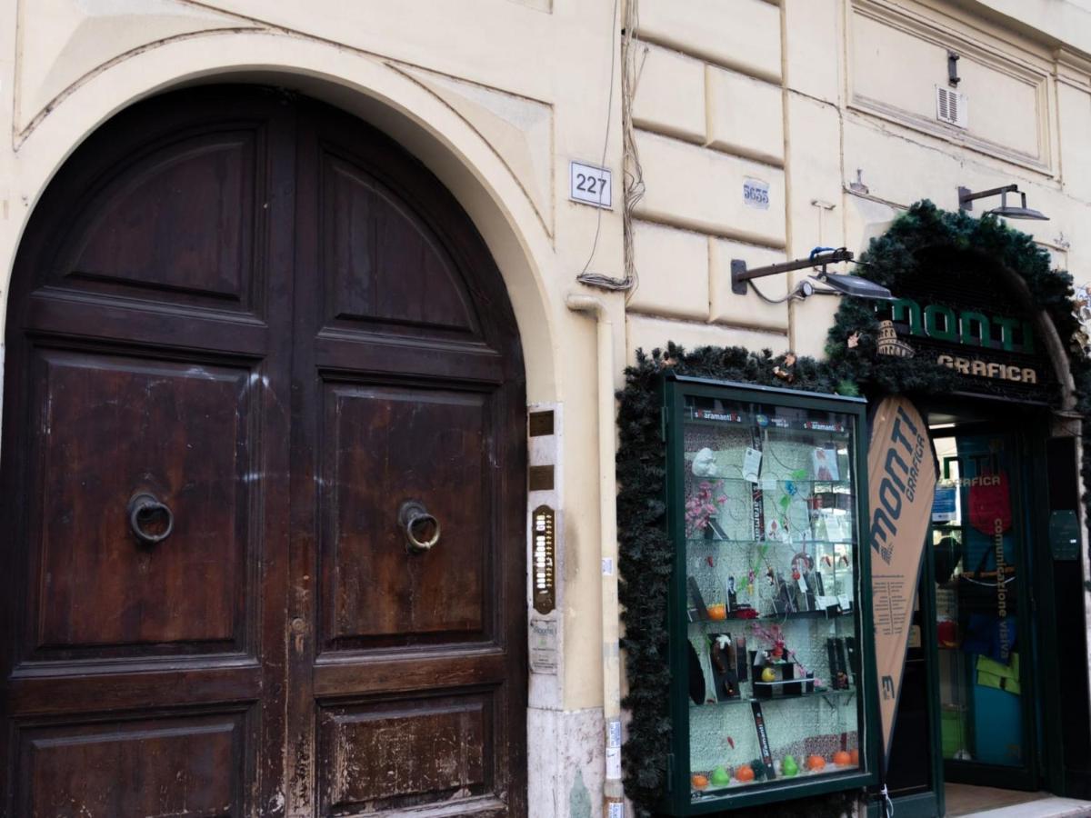 The Best Rent - Elegant Five-Bedrooms Apartment Near Colosseo Rom Exterior foto